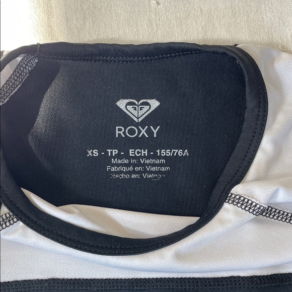 Striped Long Sleeve Colorblock Rashguard - Picture 4 of 7